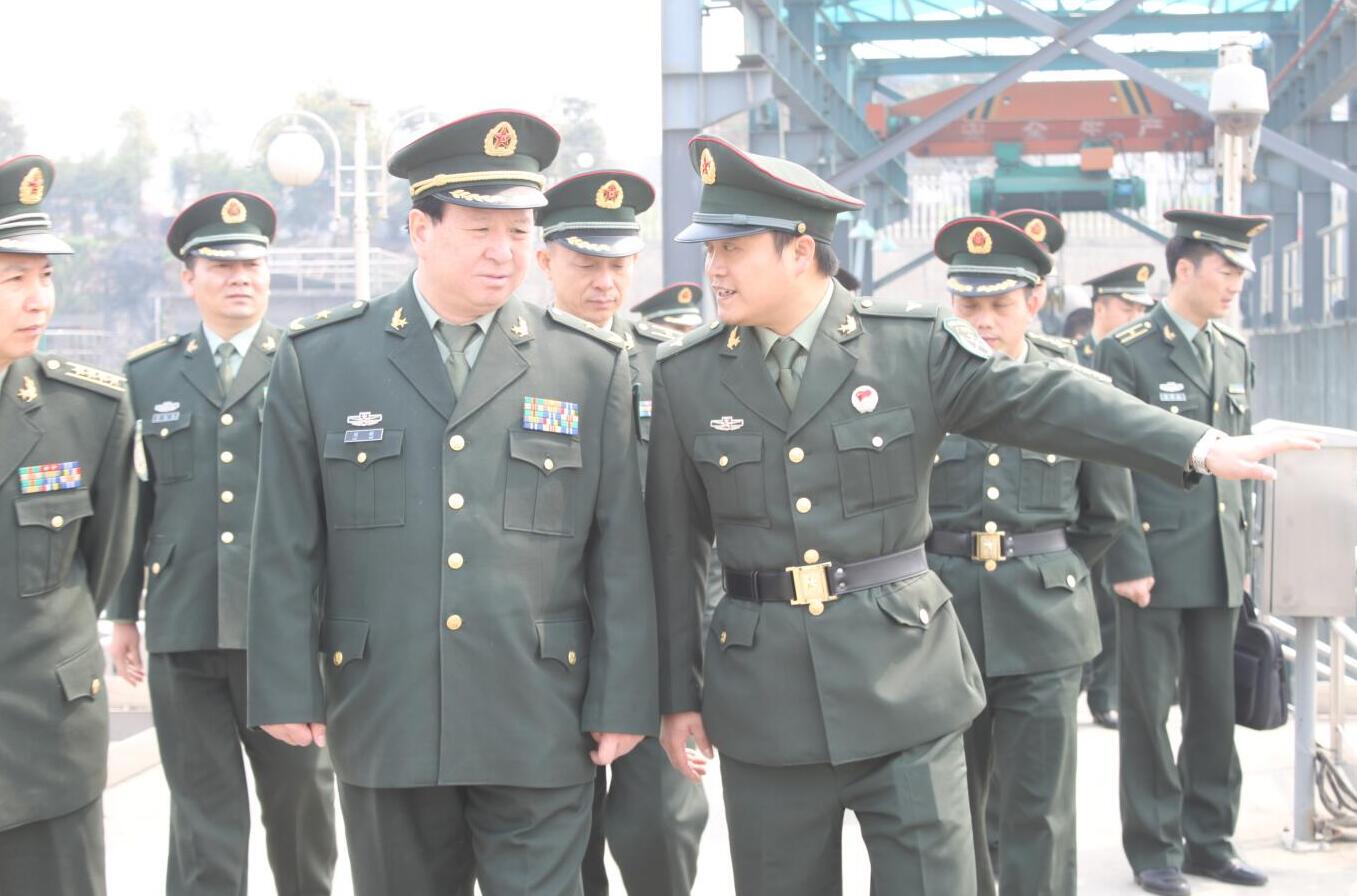 2011年3月，时任省军区政治部原主任刘新将军莅临乐竞(中国)一站式服务平台视察.jpg